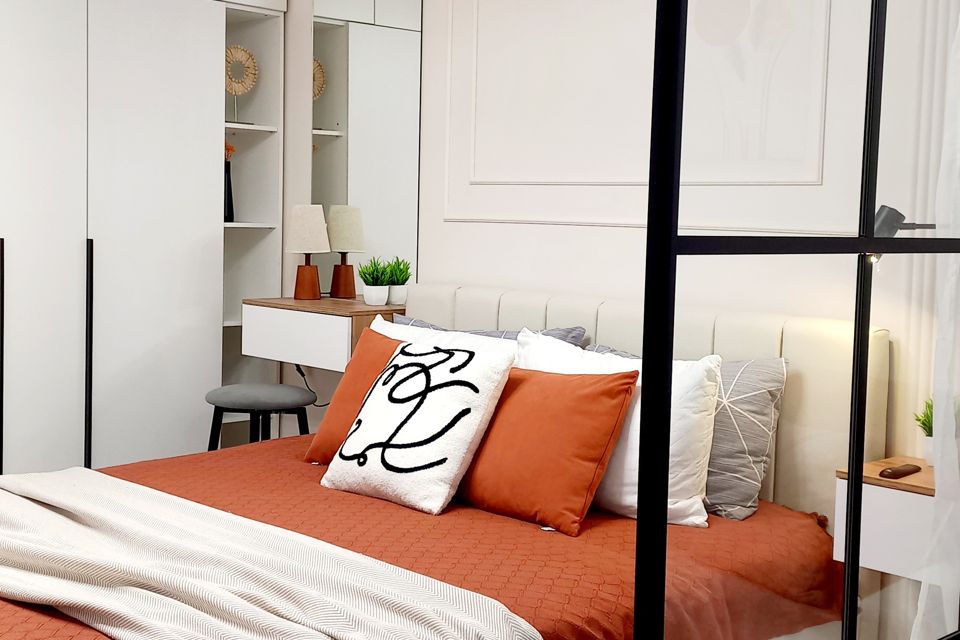 
Терракота and крем