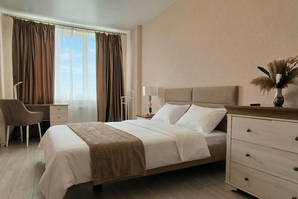 В 10 минутах ходьбы от пляжа Адмиральская Лагуна и Омега