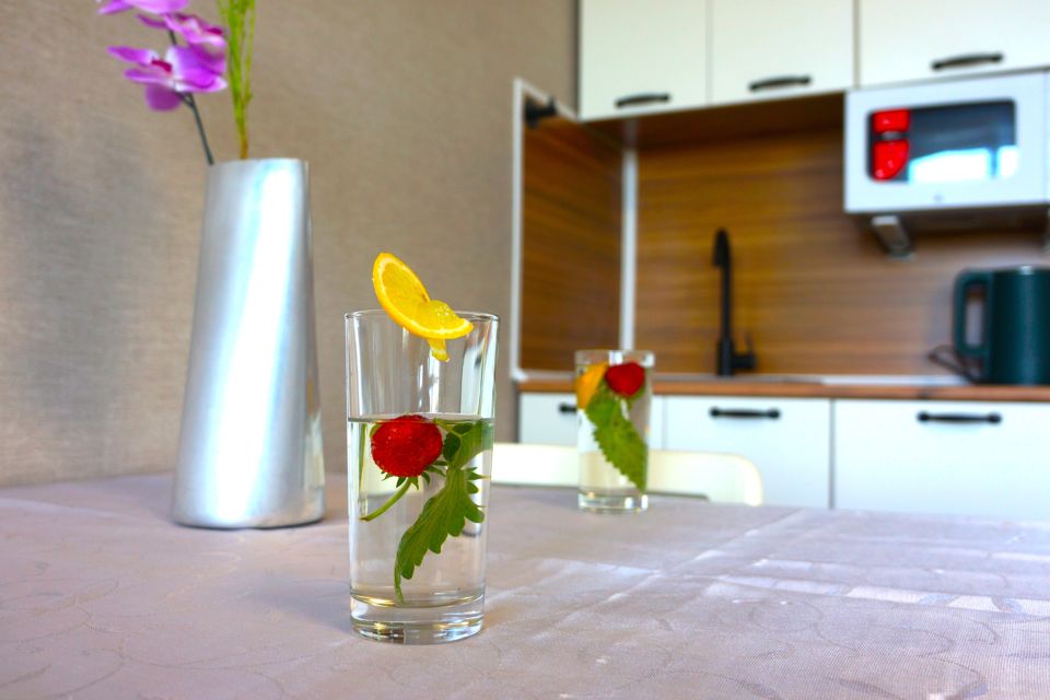 Стильная малышка у МЦ Лотос с красивым видом из окна