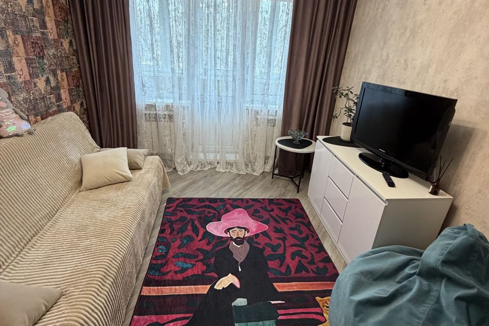 Уютная , чистая  квартира с хорошей локацией. 