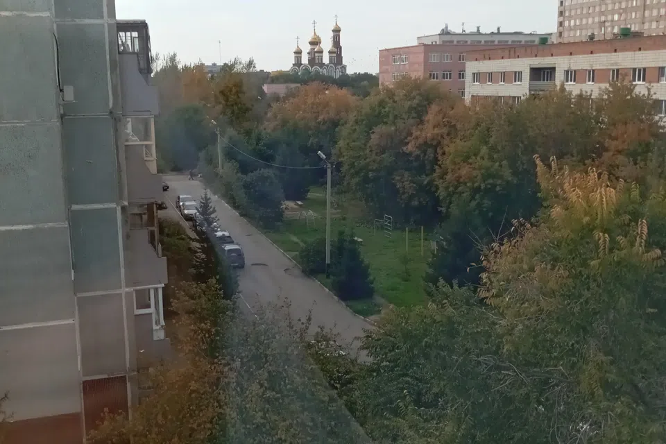 Уютная квартира с видом на церковь. 