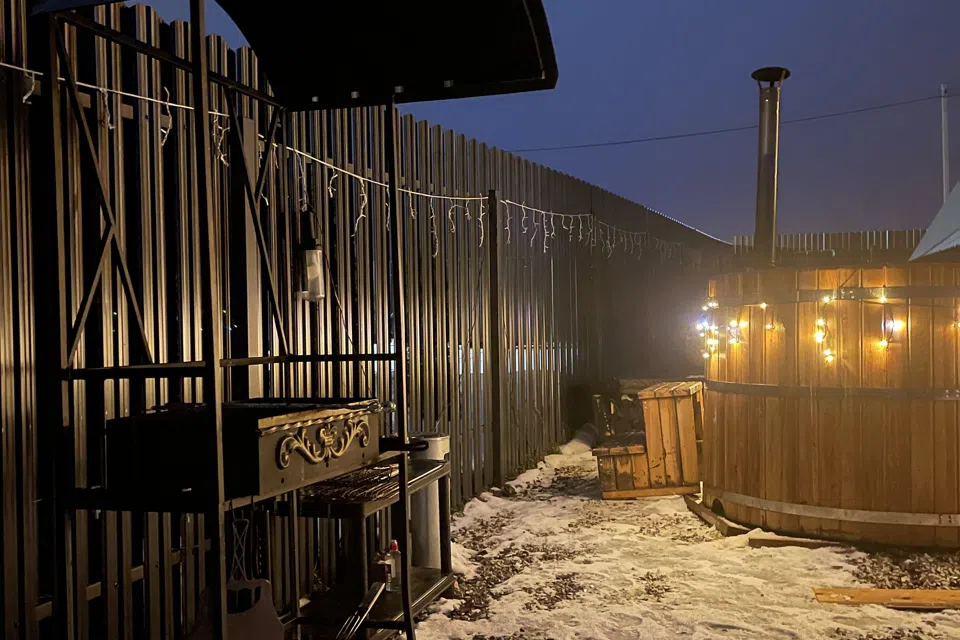 Уютный атмосферный загородный дом в стиле Афрейм