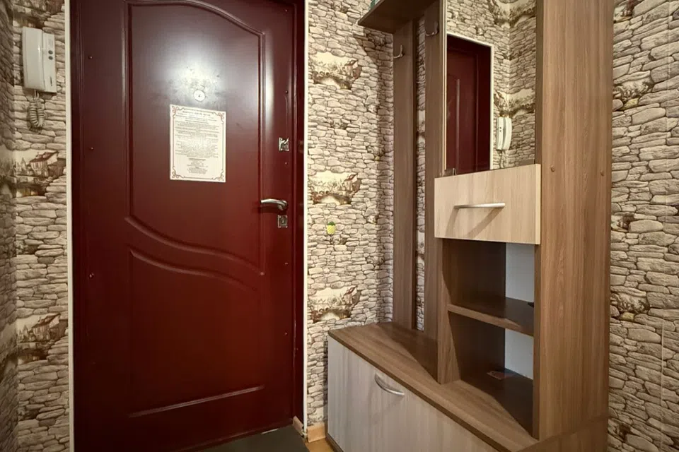 1 комнатная квартира на Азина 27