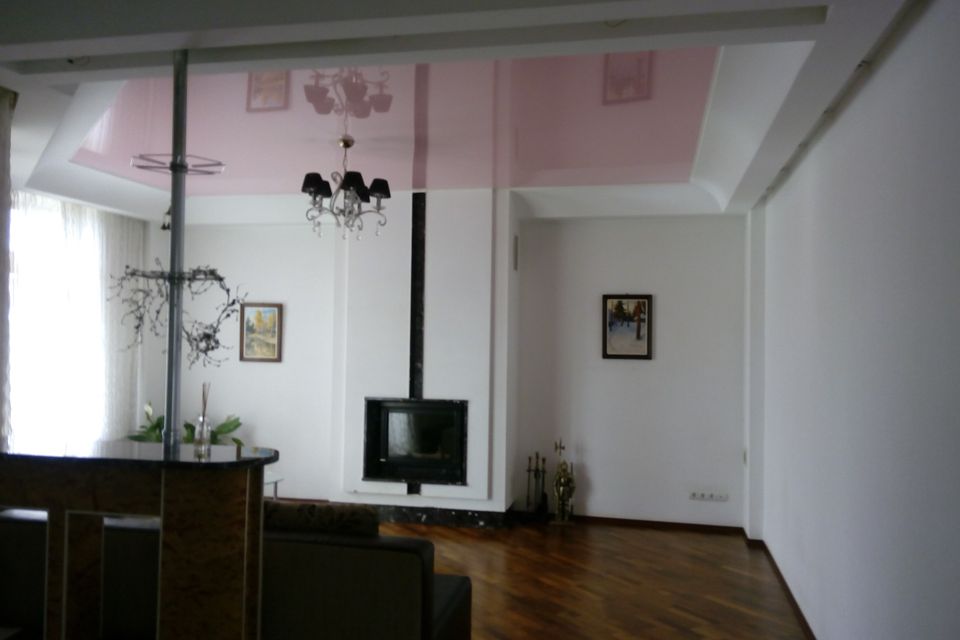 Продаётся 4-комнатная квартира, 149.5 м²