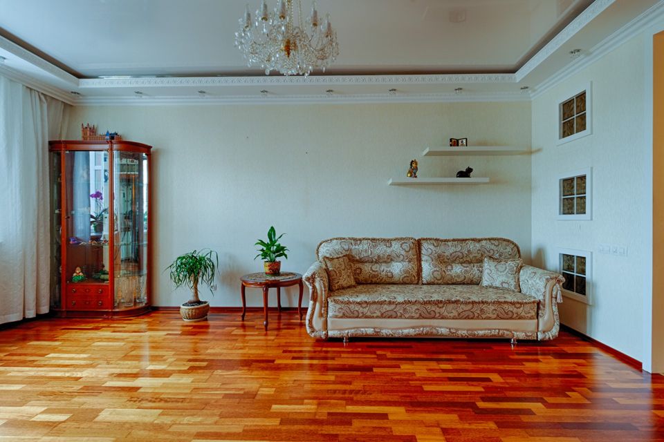 Продаётся 3-комнатная квартира, 107.9 м²