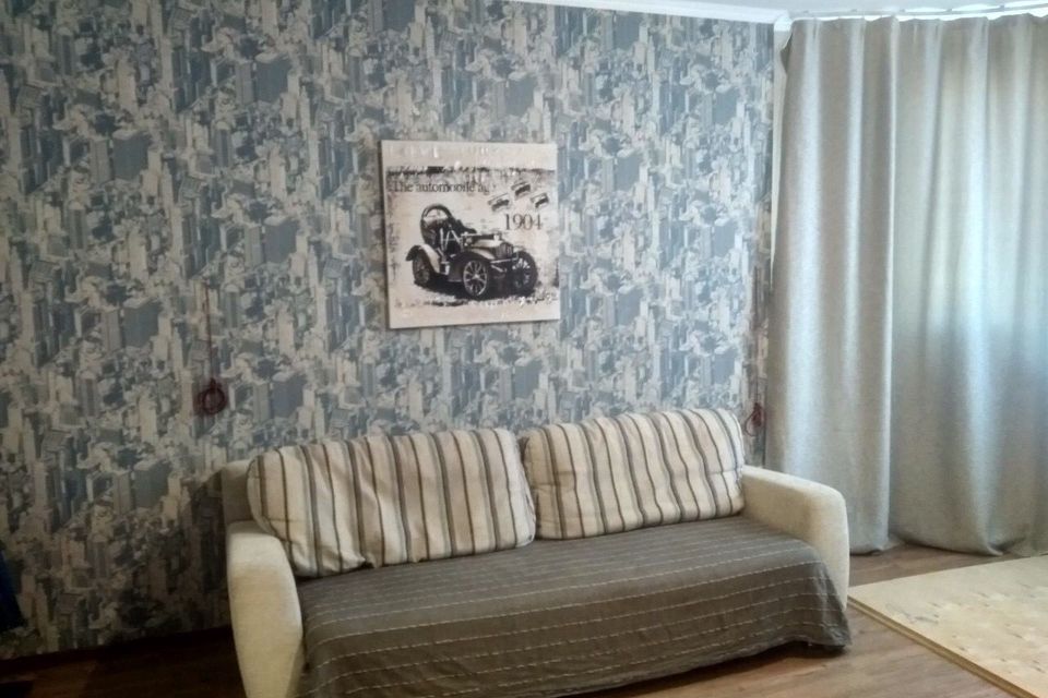 Продаётся 3-комнатная квартира, 111.8 м²