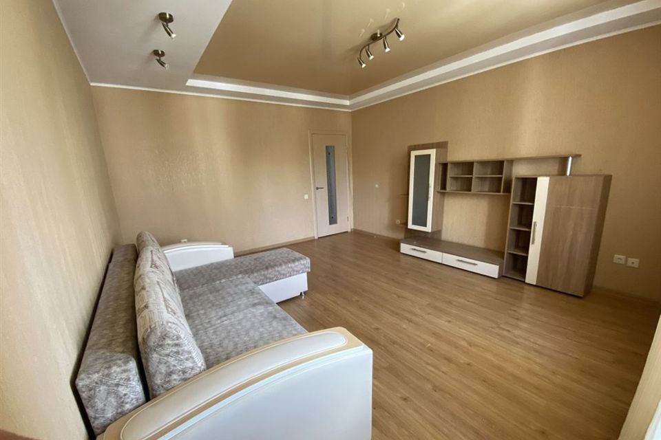 Сдаётся 2-комнатная квартира, 75 м²