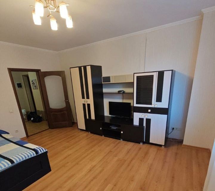 Сдаётся 1-комнатная квартира, 51 м²