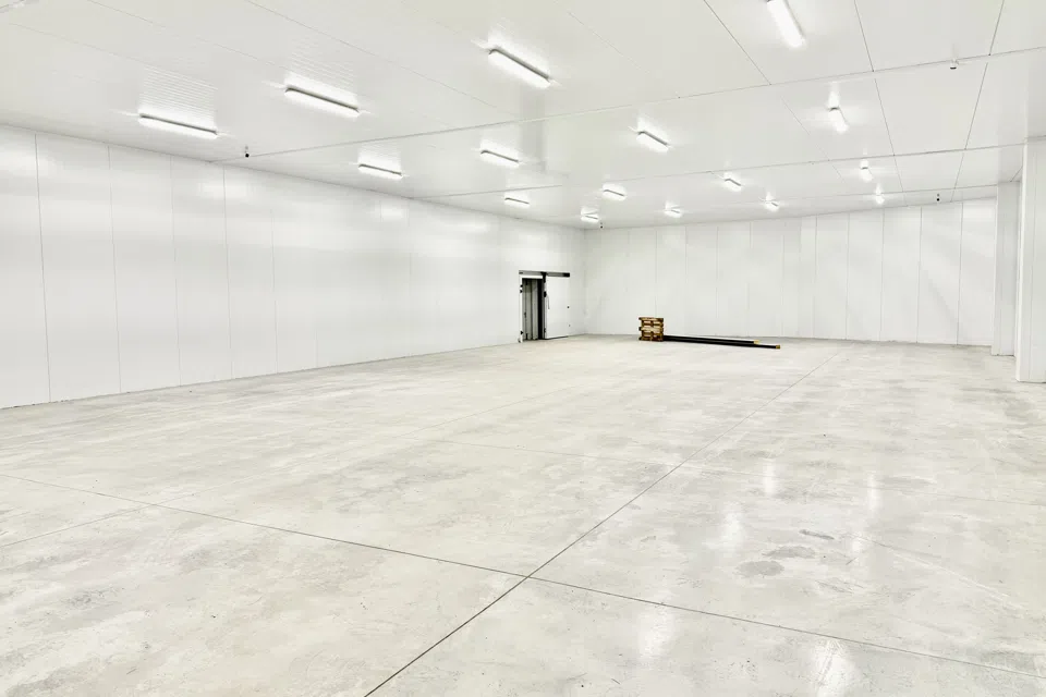 Сдаётся склад, 1500 м²