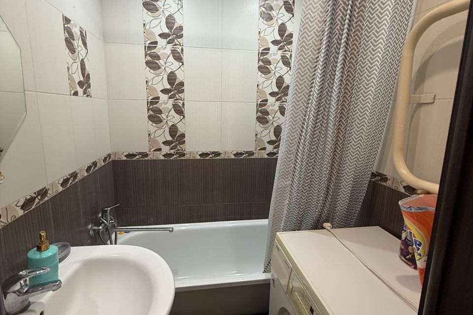 Сдаётся 2-комнатная квартира, 56 м²