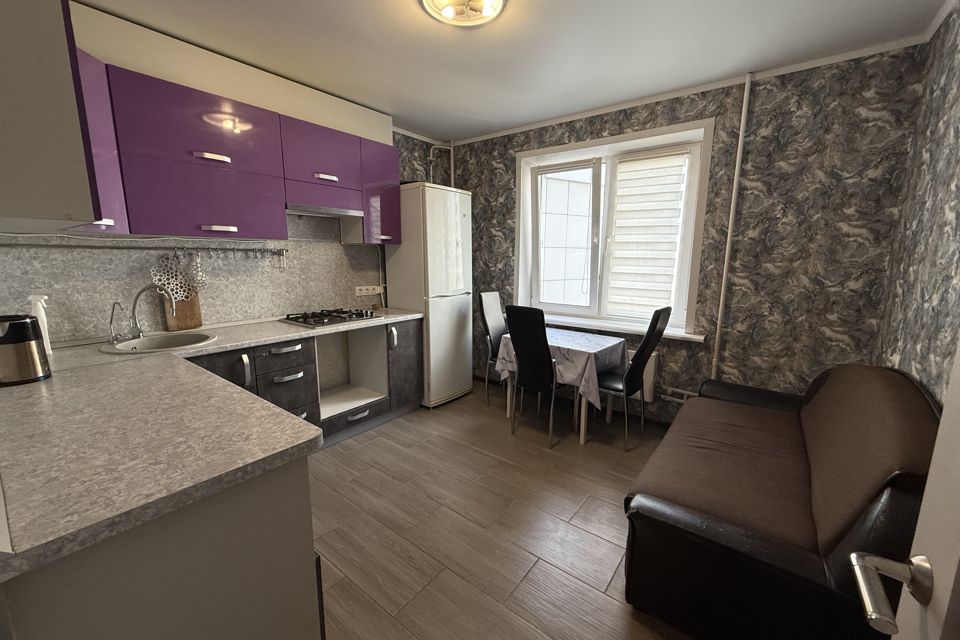 Сдаётся 1-комнатная квартира, 42 м²