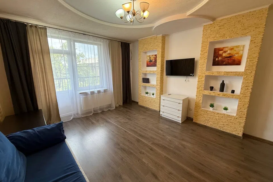 Сдаётся 2-комнатная квартира, 56 м²
