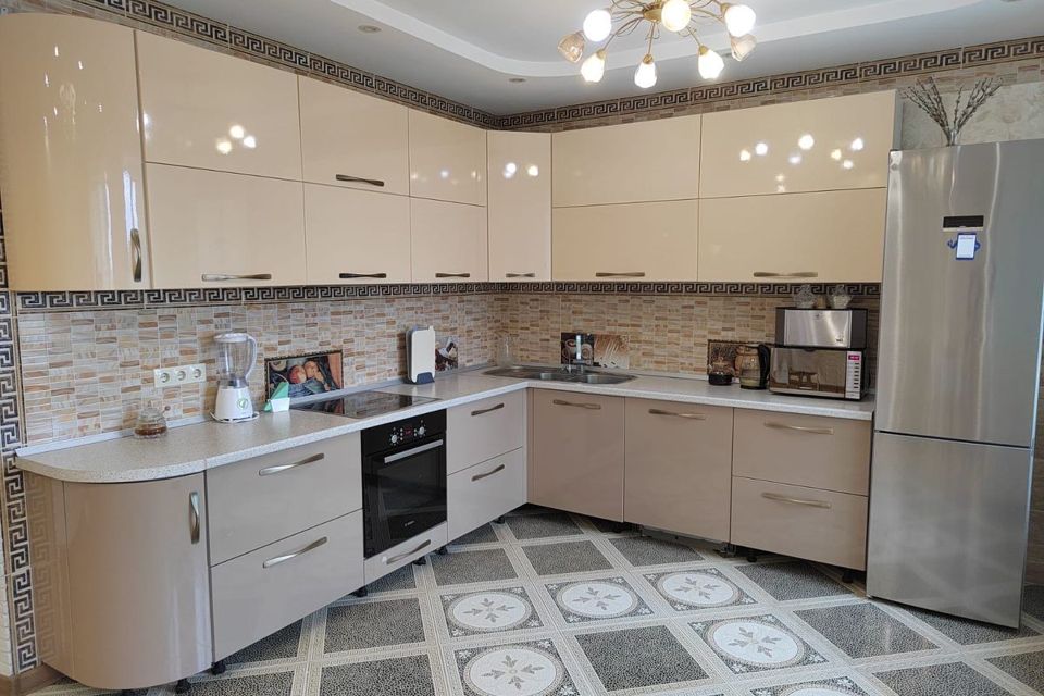 Сдаётся 4-комнатная квартира, 125.6 м²