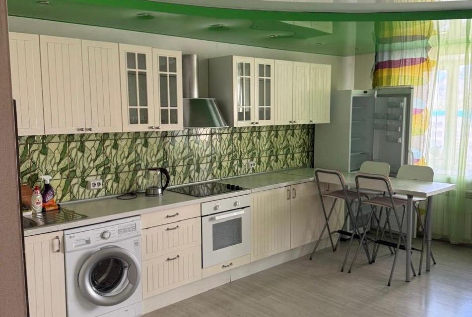Сдаётся 2-комнатная квартира, 65 м²