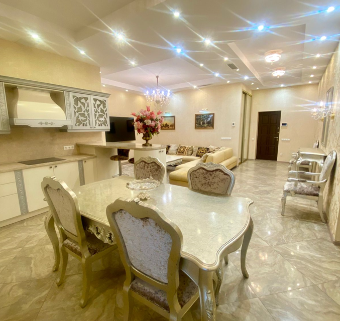 Сдаётся 3-комнатная квартира, 130 м²