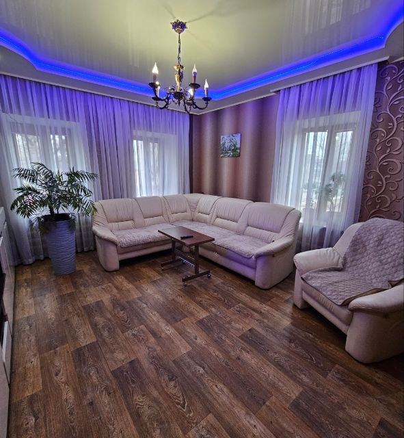 Сдаётся 1-этажный дом, 100 м²