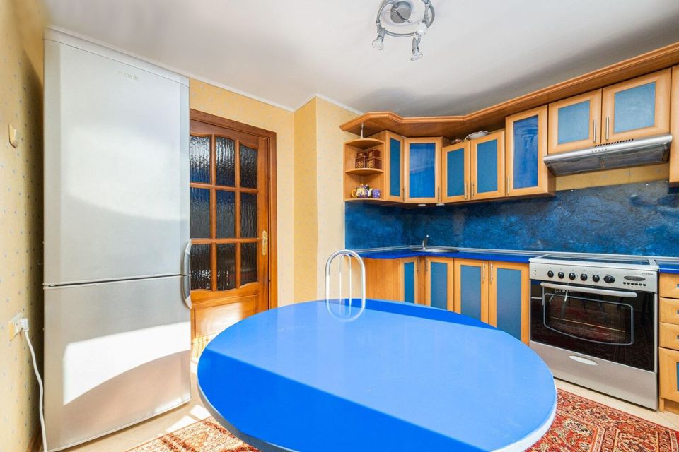 Сдаётся 2-комнатная квартира, 98.3 м²