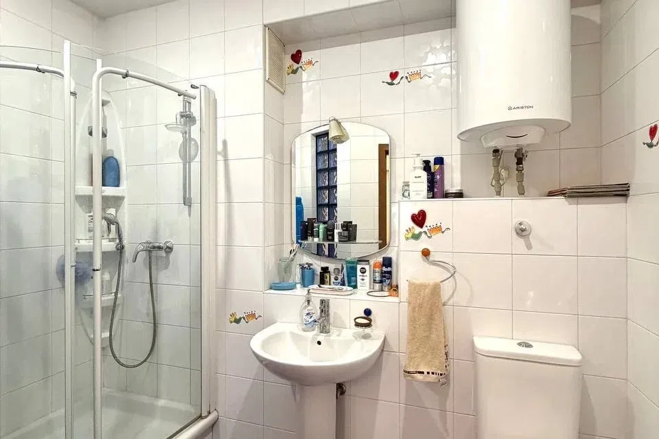 Сдаётся 4-комнатная квартира, 230 м²