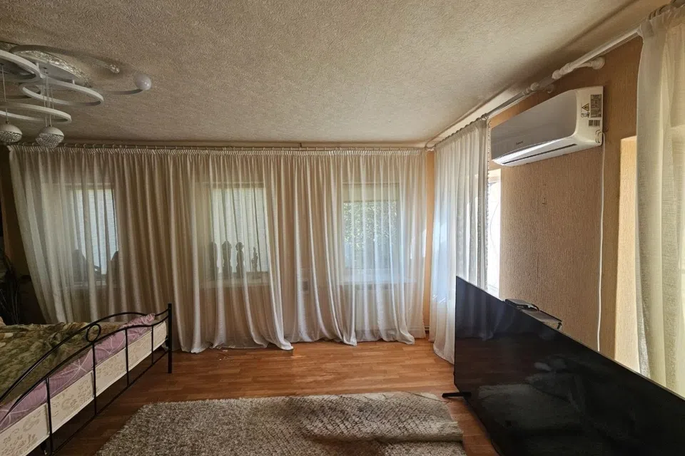 Сдаётся 1-этажный дом, 90 м²
