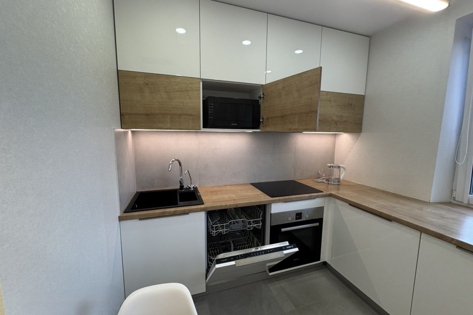Сдаётся 2-комнатная квартира, 55 м²