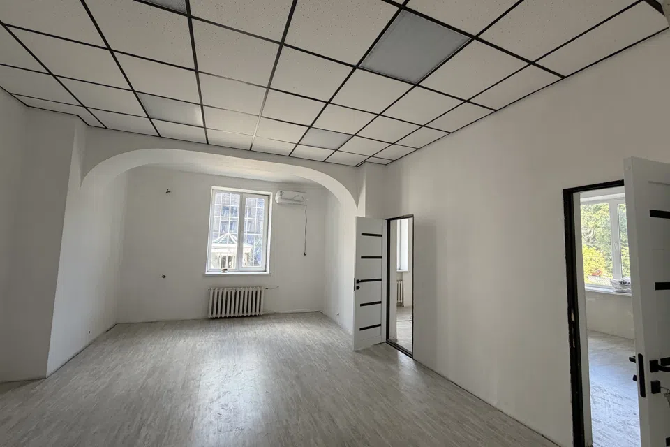 Сдаётся офис, 200 м²