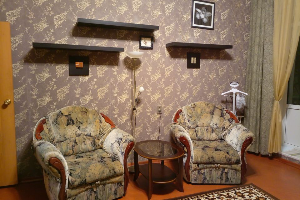 Сдаётся 1-комнатная квартира, 42 м²