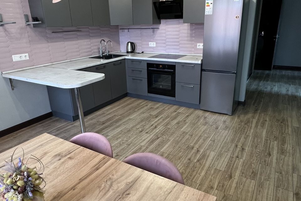 Сдаётся 3-комнатная квартира, 81 м²