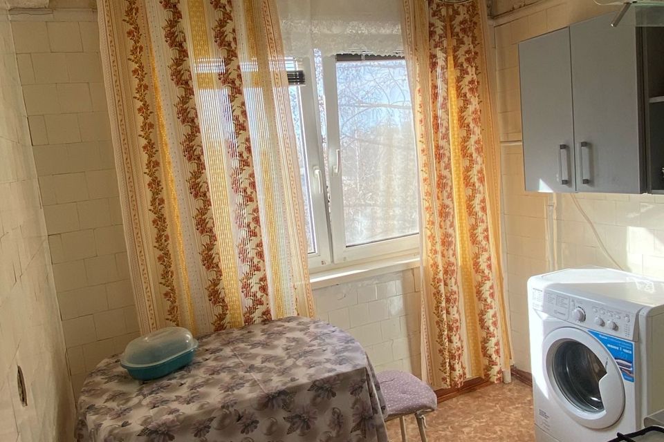 Сдаётся 3-комнатная квартира, 52.8 м²
