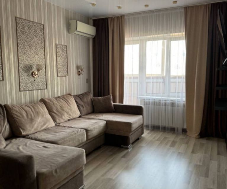 Сдаётся 2-комнатная квартира, 56 м²