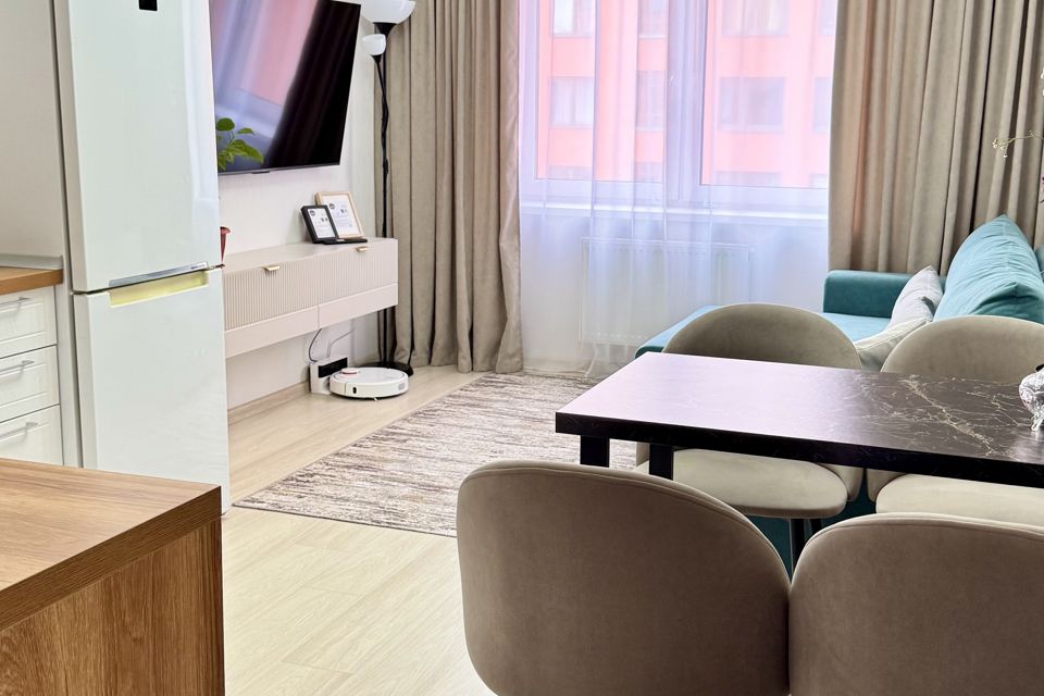 Сдаётся 2-комнатная квартира, 56 м²