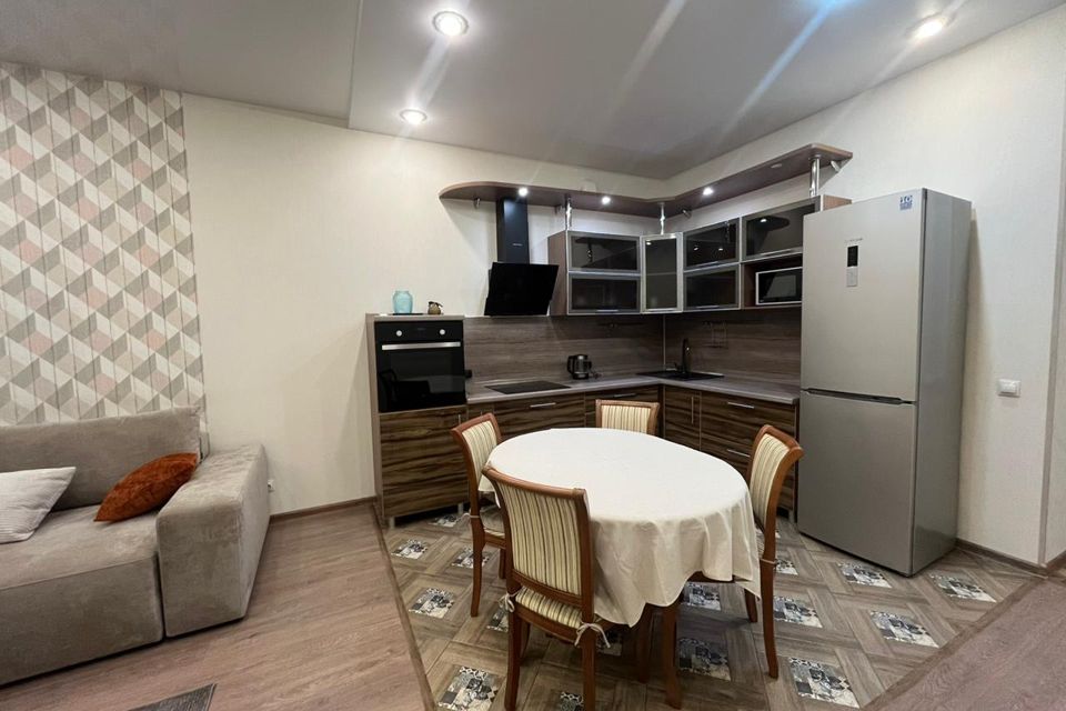 Сдаётся 2-комнатная квартира, 65 м²