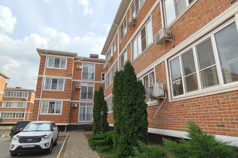Сдаётся 1-комнатная квартира, 50 м²