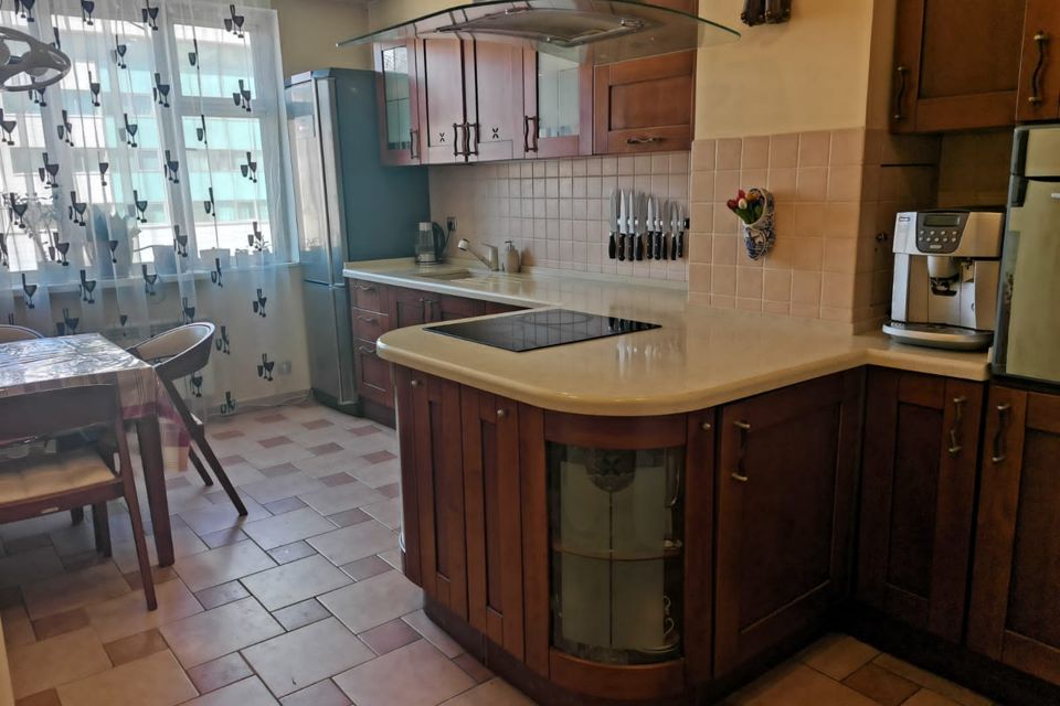 Сдаётся 3-комнатная квартира, 80.9 м²