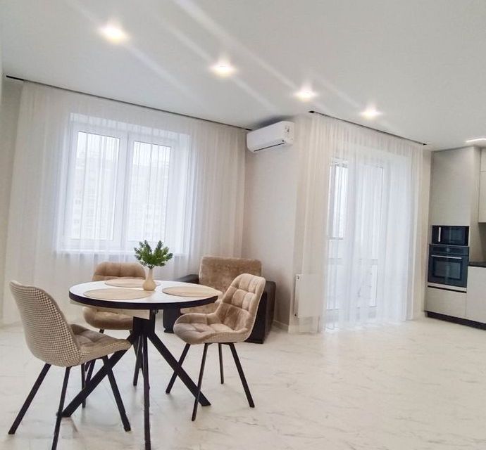 Сдаётся 2-комнатная квартира, 57 м²