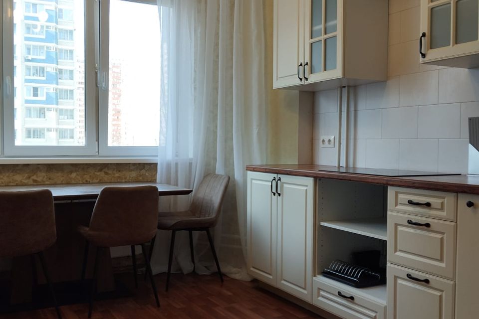 Сдаётся 2-комнатная квартира, 64 м²