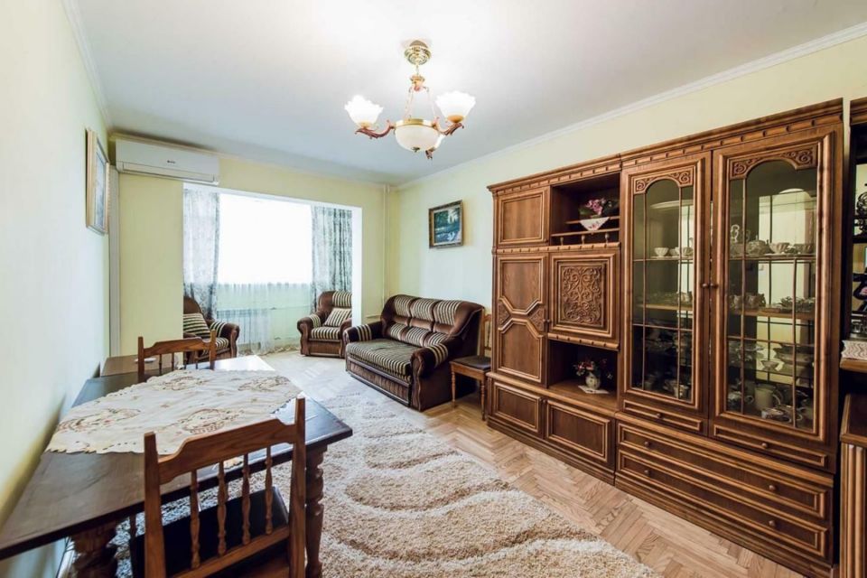 Сдаётся 2-комнатная квартира, 56 м²