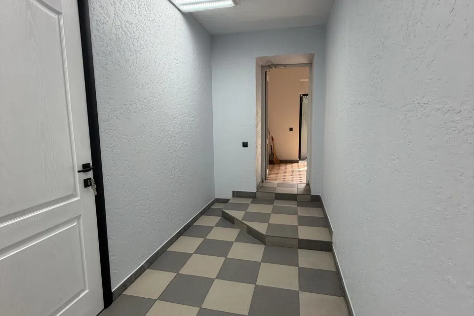 Сдаётся офис, 200 м²