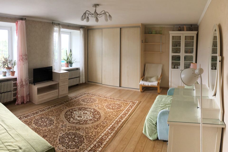 Сдаётся 2-комнатная квартира, 56 м²