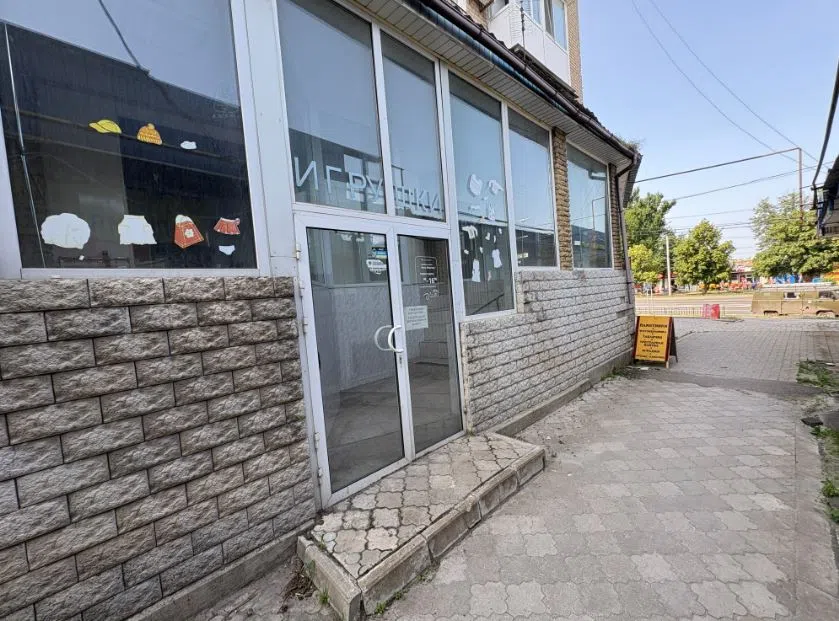 Сдаётся торговое помещение, 107 м²