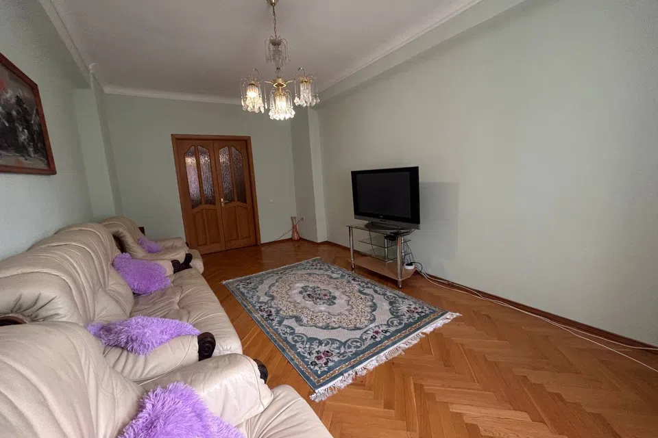 Сдаётся 3-комнатная квартира, 79 м²