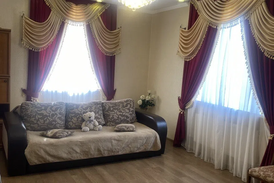 Сдаётся 1-этажный дом, 100 м²