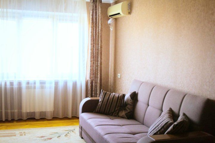 Сдаётся 2-комнатная квартира, 57 м²