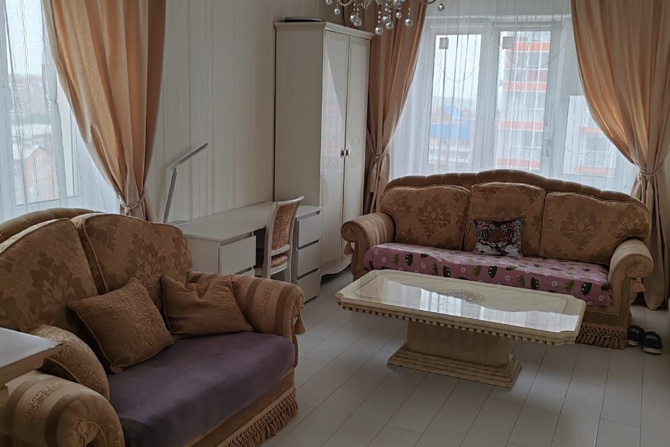 Сдаётся 2-комнатная квартира, 64 м²