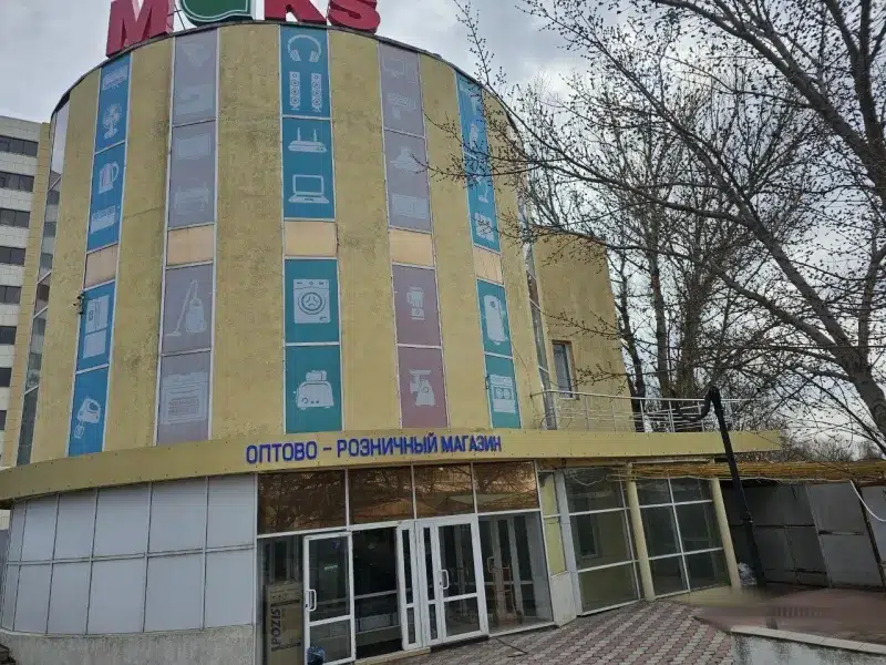Сдаётся торговое помещение, 1100 м²