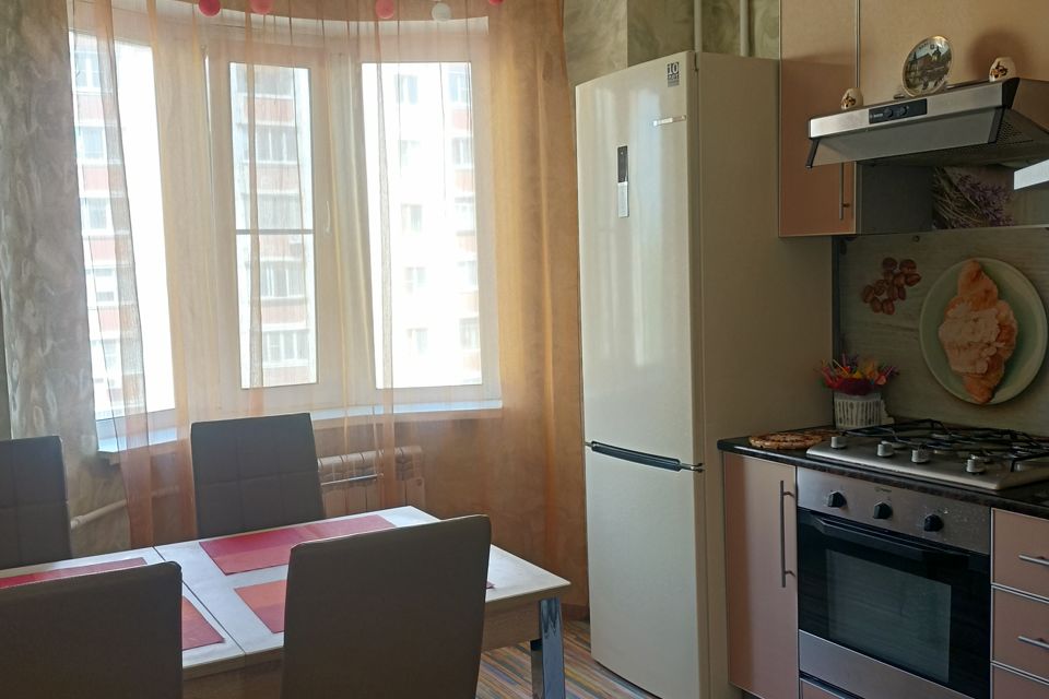 Сдаётся 2-комнатная квартира, 55.6 м²