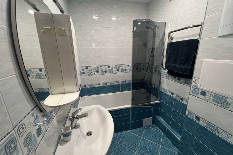 Сдаётся 2-комнатная квартира, 65 м²