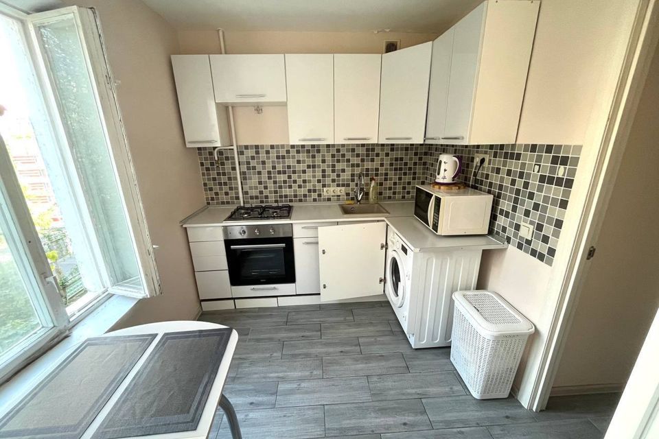 Сдаётся 1-комнатная квартира, 40 м²