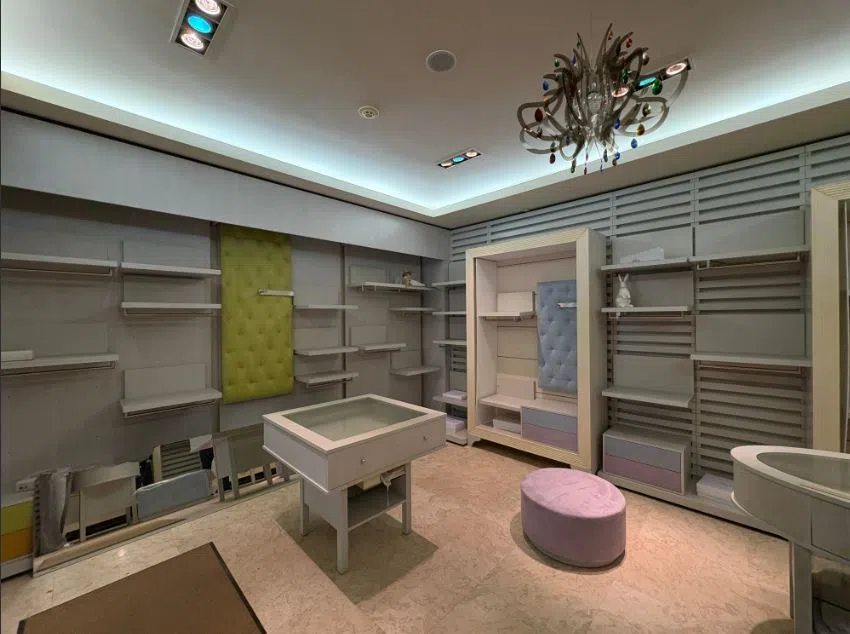 Сдаётся торговое помещение, 200 м²