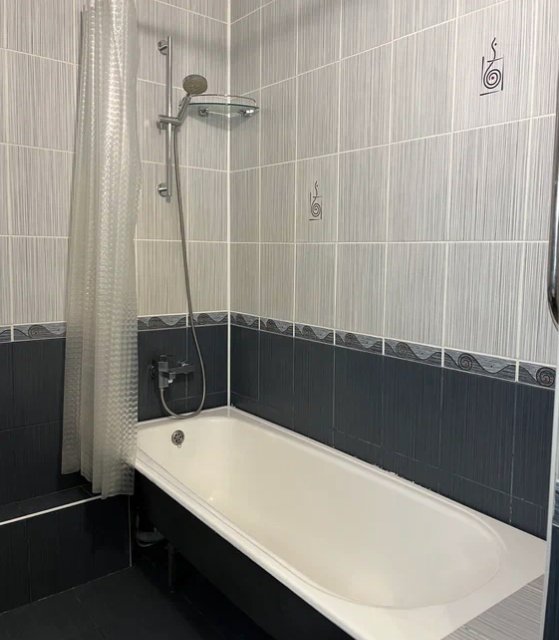 Сдаётся 1-комнатная квартира, 50 м²