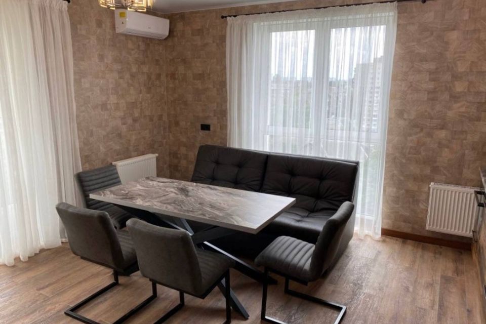 Сдаётся 1-комнатная квартира, 38 м²